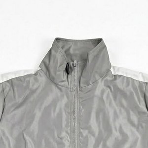 Nouveaux ensembles de shorts coupe-vent en nylon de haute qualité pour hommes, couleur argentée, avec logo personnalisé, pour l'été, vêtements streetwear pour hommes. - Product Image 6