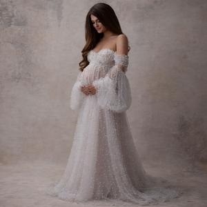 Vestido de Maternidad Blanco Perla para Baby Shower, Elegante Vestido de Embarazo con Hombros Descubiertos, Suave y Fluido, para Sesión de Fotos y Fiestas - Product Image 4