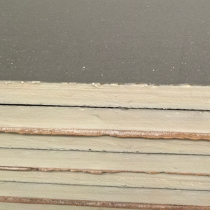 Paneles Sándwich Metálicos con Núcleo de Espuma de PU, Resistentes al Fuego, Material de Construcción Ecológico para Techos y Paredes Exteriores - Product Image 4
