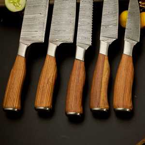 Ensemble de couteaux de chef professionnels faits à la main THEWIZ CRAFTS, 5 pièces, acier à haute teneur en carbone, ambidextre, style traditionnel, manche en os - Product Image 4