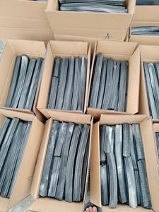 Charbon de bois de sciure compressé de qualité industrielle du Vietnam, bois dur naturel, faible teneur en cendres, combustible pour barbecue, fabricant et fournisseur - Product Image 4