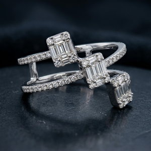 Precio al por mayor de Hong Kong: Anillo de oro blanco macizo de 18k de alta calidad, hecho a medida, con diamantes auténticos de talla brillante y pavé fino para fiesta. - Product Image 4