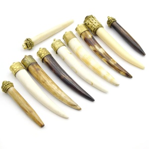 Colgantes artesanales de hueso de buey natural |   Componentes para la Fabricación de Joyería |   Opciones en blanco, marrón claro y marrón oscuro - Product Image 1