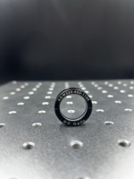 HC Optics OEM Retardeur optique monté sur plaque ondulée en cristal de quartz à zéro ordre à espacement d'air, 355 nm, avec revêtement antireflet, haute puissance
