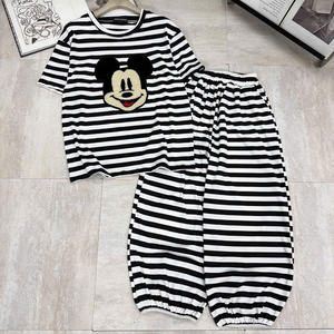 Conjunto de dos piezas de verano Mickey para mujer, ropa cómoda, natural, a la moda, lavable, con empaque personalizado del fabricante de Vietnam. - Product Image 5