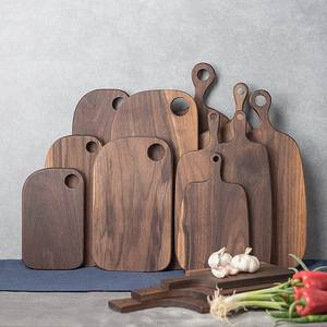 Planche à découper en bois artisanale de luxe écologique et durable de qualité supérieure, forme rectangulaire, passe au lave-vaisselle, marque H CRAFT - Product Image 5