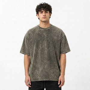 T-shirt col rond en coton tricoté 100% épais, délavé et vieilli, coupe oversize, épaules tombantes, coupe carrée et décontractée, manches courtes - Product Image 1