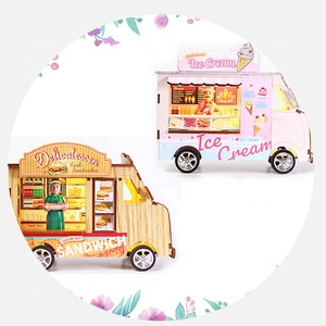 Casa de muñecas en miniatura de madera, muebles, juguetes para niñas, variedad de alimentos y troncos con luz para la creatividad DIY - Product Image 1