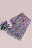 Tissu en crêpe naturel beige à imprimé géométrique ethnique, motif Paisley, bordure ornementale, pour Kurti de fille, tricoté à la main, toucher doux