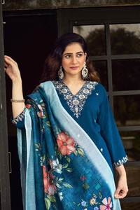 Conjunto de top y pantalón de seda romana color azul verdoso, inspirado en Bollywood, con hermosos bordados y dupatta, para mujer. - Product Image 3