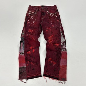 Jeans de hombre estilo streetwear con parches y pedrería, tela de buena calidad y cómoda. - Product Image 1