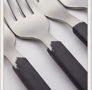 Stylish <b>Black</b> Handle <b>Cutlery</b> <b>Set</b> With Silver Finishing Heads Ideal For Contemporary Table Settings Hotels And Daily Use - Product Image 3