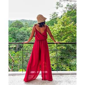 Robe longue maxi bohème rouge pour femme avec fente avant, sans manches, col en V, idéale pour l'été et les vacances à la plage - Product Image 2