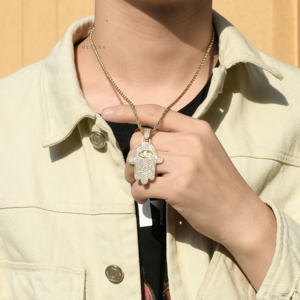 Amuleto de la Suerte con <span class=keywords><strong>Mano</strong></span> de <span class=keywords><strong>Hamsa</strong></span> de Moissanita – Energía Espiritual y Urbana se Fusionan, Colgante de <span class=keywords><strong>Hamsa</strong></span> de Protección Divina – Lleno de <span class=keywords><strong>Significado</strong></span> en Plata 925 - Product Image 3