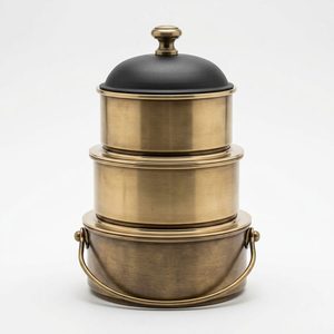Candelabro de Latón Antiguo Negro de Cuatro Niveles de 34 cm Hecho a Mano, Decoración de Hogar de Lujo con Atractivo para Mesas de Boda, Ideal para Hoteles y Bodas - Product Image 1