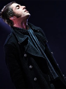 Abrigo Negro de Liam Gallagher de Oasis |   Elegante Abrigo de Lana Negro para Hombre |   Ropa de abrigo clásica con botones para el invierno - Product Image 4