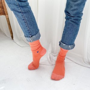 Calcetines de Algodón Peinado Saint Rib para Mujer con Etiqueta de Estilo Moderno - Product Image 4
