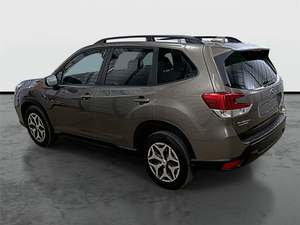 Subaru Forester Premium Crossover AWD Usado del 2021 - Product Image 2