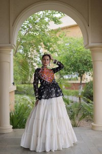Malai Faux Georgette Magnifique travail de miroir véritable, dentelle dorée Gota Zari, longueur au sol, séchage rapide, sans plis, protection solaire - Product Image 3