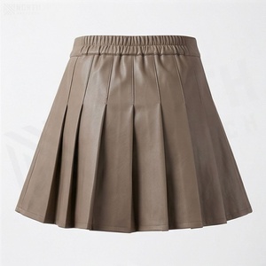 Mini-jupe plissée en similicuir pour femme, taille élastique, couleur unie brillante, à porter toute l'année - Product Image 2