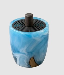 Quemador de Incienso de Resina Azul de Lujo con Tapa de Madera de Sándalo, Aroma a Oud Árabe, Decoración para el Hogar, Uso en Todas las Estaciones, Art Empire Exports - Product Image 3