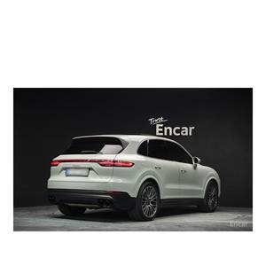 Cayenne 3.0 2024 con Caja de Cambios Automática, 20,797 km, Asientos de Cuero, Cámara Trasera, Volante a la Izquierda, Techo Panorámico, Luces LED - Product Image 2