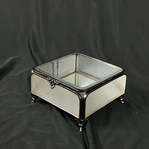 Boîtes de rangement de bijoux en laiton de verre antique nordique décoratif pour la maison moderne avec jantes de créateurs Boîtes en verre de tailles personnalisées - Product Image 5