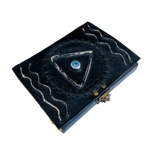 Carnet en cuir véritable Hocus Pocus 7x5 pouces, motif triangle œil maléfique, papier à bords festonnés classique, 120 pages vierges - Product Image 3