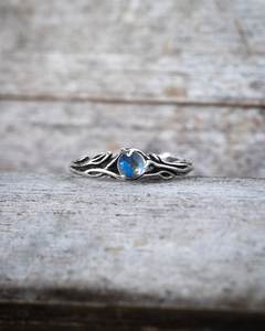 Anillo de compromiso Lia de plata de ley con piedra lunar, inspirado en la naturaleza, con diseño rústico de rama y hoja, joyería con gemas, certificado IGI de alta calidad - Product Image 3