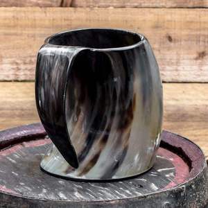 Chope en corne de buffle et de bœuf avec gravure artisanale et logo personnalisé - Style rustique pour boissons fraîches, cadeaux et fêtes - Product Image 5