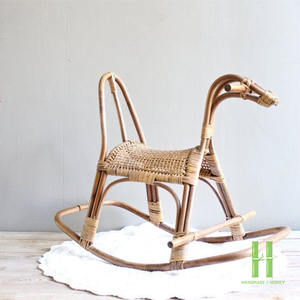 Caballito Mecedor de Ratán Ecológico Hecho a Mano, Juguete Infantil de Mimbre Natural, Silla Mecedora para Bebé, Decoración de Cuarto Infantil de Estilo Madera Sostenible - Product Image 2