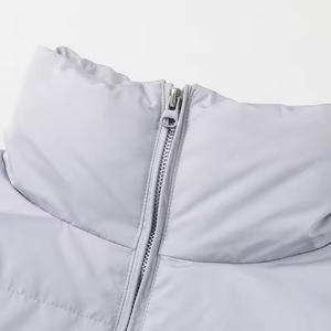 แจ็คเก็ตบอมเบอร์ผู้ชายแบบกำหนดเองสำหรับขายส่งปี 2026 คุณภาพสูง กันน้ำ บุใยโพลีเอสเตอร์หนา คอปกพับได้ สีพื้น - Product Image 4