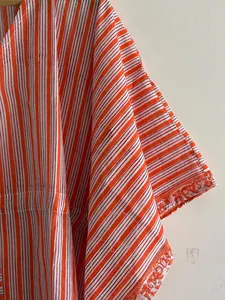Robe maxi kaftan en coton imprimé rouge corail de qualité supérieure, style bohème, col en V, manches courtes et coupe décontractée pour les vacances. - Product Image 5