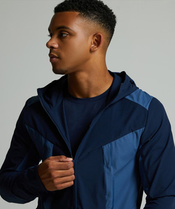 ชุดวอร์มกันลมแบบลำลองสำหรับผู้ชาย OEM คุณภาพสูง ผลิตตามสั่ง ทำจากไนลอน 100% พร้อมโลโก้สะท้อนแสง ไซส์ใหญ่พิเศษ เหมาะสำหรับการฝึกซ้อม - Product Image 3