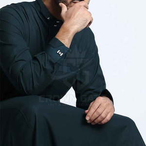 Robes musulmanes confortables et amples, conçues avec un tissu doux pour la prière, l'usage quotidien, les événements culturels et les occasions spéciales - Product Image 4
