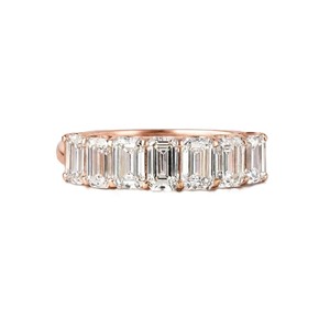 Bague de fiançailles en or massif 10K 14K 18K avec sept pierres de diamant de laboratoire émeraude et multicolores, couleur DEF, clarté VS VVS - Product Image 3