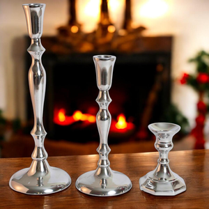 UNICORN HANDICRAFTS Candelabro de Aluminio Hecho a Mano, Candelabro de Metal Negro, Decoración Navideña Ecológica de Estilo Vintage - Product Image 2