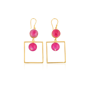 Boucles d'oreilles en laiton plaqué or avec pierre précieuse calcédoine fuchsia naturelle, sertissage clos, bijoux faits à la main pour femmes, lot de 10 paires en gros - Product Image 1