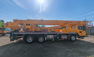 Grue mobile hydraulique d'occasion bien entretenue 2022 XCM-G QY25K5F 25t pour la pose d'éléments en béton - Product Image 3