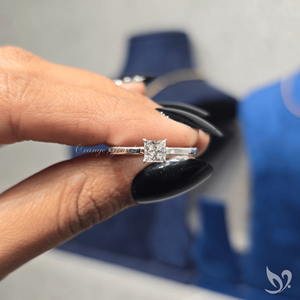 Bague de fiançailles solitaire en diamant de laboratoire taille princesse certifié IGI 0,50 ct, or blanc 10 carats, minimaliste, pour anniversaire de mariage - Product Image 6