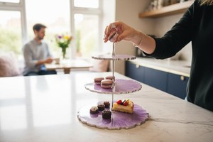 ชั้นวางเค้กแบบหลายชั้น: จานเสิร์ฟขนมหวานสุดหรู ของตกแต่งงานเลี้ยง - Product Image 4