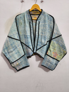 Chaqueta de terciopelo Suzani bordada para mujer, transpirable, con diseño floral, artesanal, de hermoso diseño. - Product Image 4