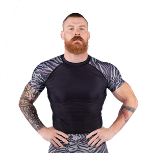 Plain in Stock Durable Men Rash Guards Wholesale Prices Long Sleeve Fitness Custom Men Rash Guards Polyester Spandex Material - Product Image 1