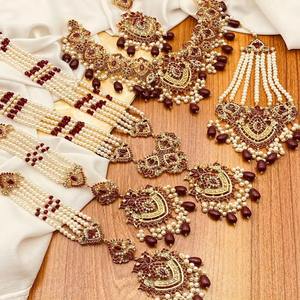 Conjunto de collar tradicional afgano hecho a mano con piedras multicolor, diseños florales de rubí y esmeralda, y oro antiguo. - Product Image 6