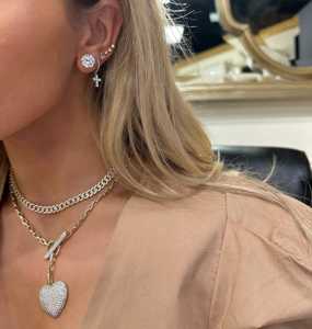 Boucles d'oreilles créoles articulées classiques en or massif 14k 18k avec pendentif croix en diamant et diamants de laboratoire ronds pavés, pour usage quotidien - Product Image 6