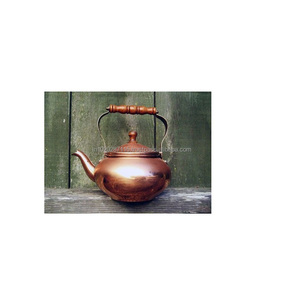 Hervidor de cobre de estética minimalista con tonos de cobre natural y líneas suaves perfecto para el estilo y la elaboración de cerveza - Product Image 2