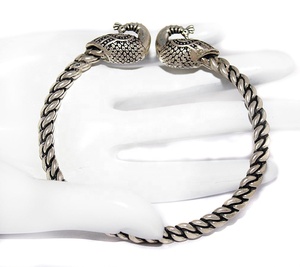Bracelet manchette ouvert torsadé en argent sterling 925 massif oxydé, motif double tête de paon, bijoux ethniques raffinés, vente en gros - Product Image 3
