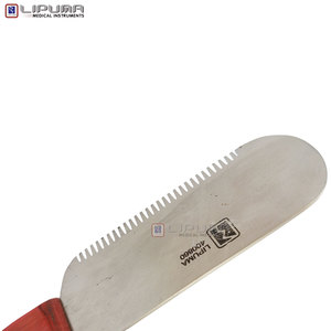 LIPUMA EDGELINE Ensemble de couteaux et peignes à sabots Rouge Lame en acier inoxydable J2 avec manche en bois Outil professionnel pour fermeurs et vétérinaires pour le soin des sabots - Product Image 3