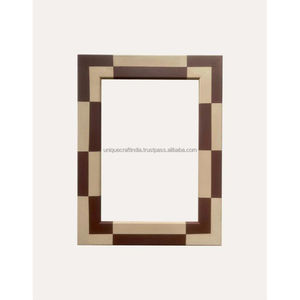 Marco de Fotos de Madera Hecho a Mano con Incrustaciones Lineales de Resina en Negro Ámbar y Marfil, Decoración Clásica - Product Image 4