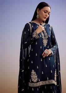 Ensemble haut de gamme Sharara Dupatta Zimmy Choo avec broderie à sequins - Product Image 3